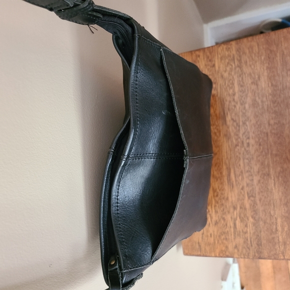 Duluth Trading black leather handbag shoulder/cross body, adjustable strap - Picture 4 of 8